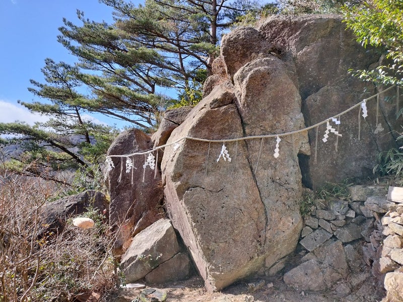 巨大な磐座